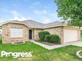 813 Edgehill Rd, Burleson, TX 76028