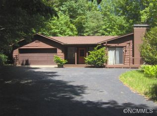 175 Kingfisher Ln, Burnsville, NC 28714