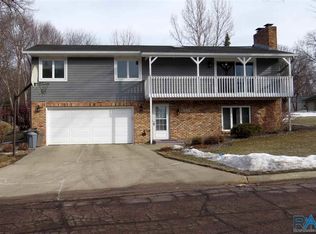 516 E Beechnut St, Brandon, SD 57005