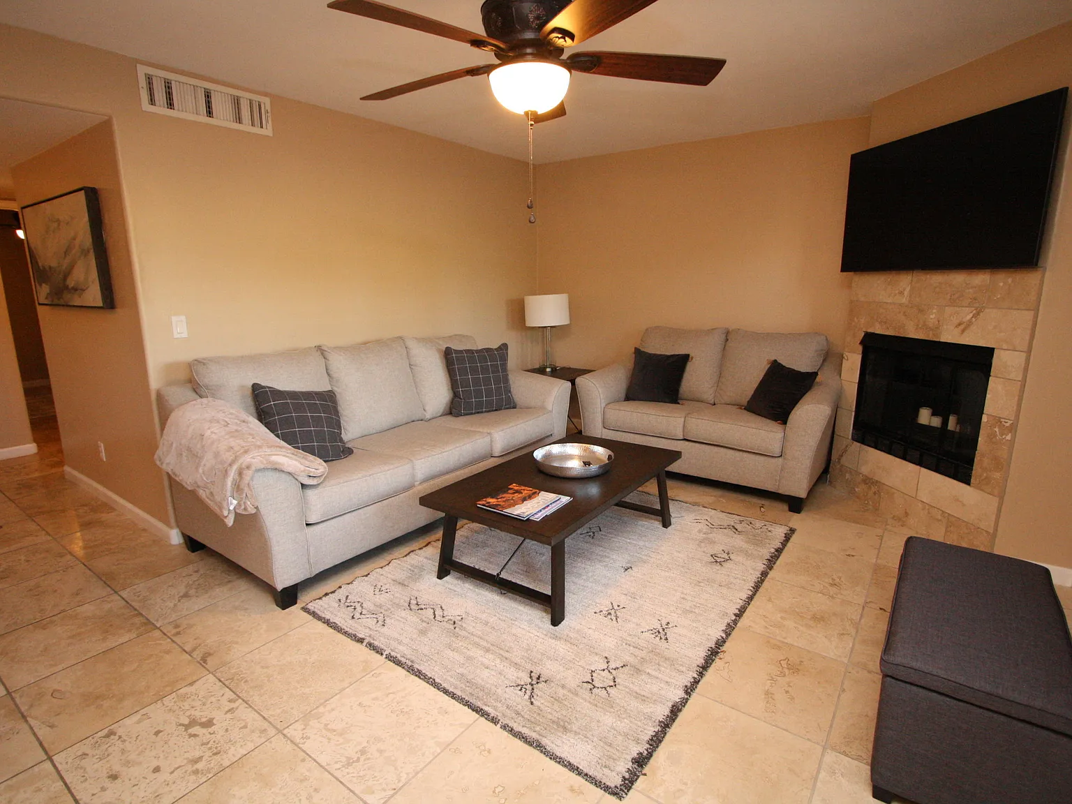 1 bed, 1.0 bath, 775 sqft, $1,300 — Photo 3