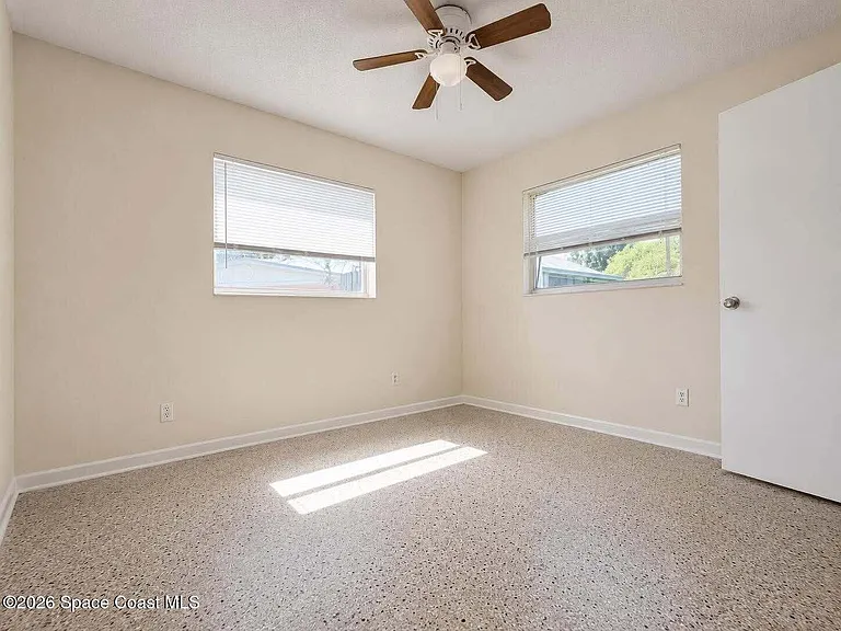 2028 Rollins Dr SE — Photo 6