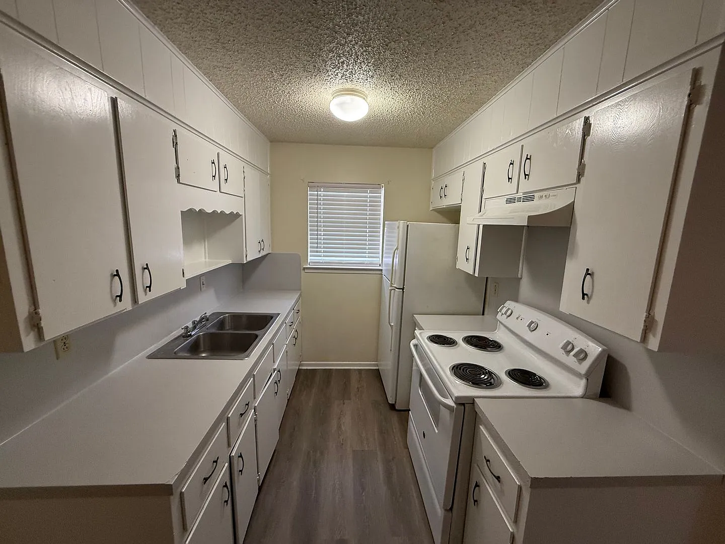 2902 Lake — Photo 2