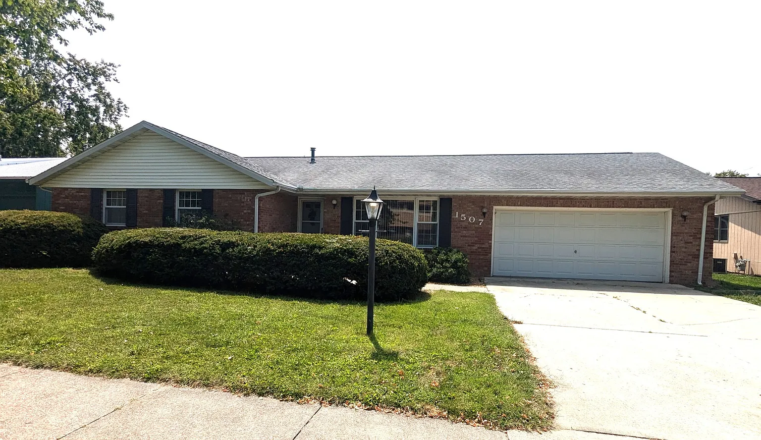 1507 Country Lake Dr photo 1