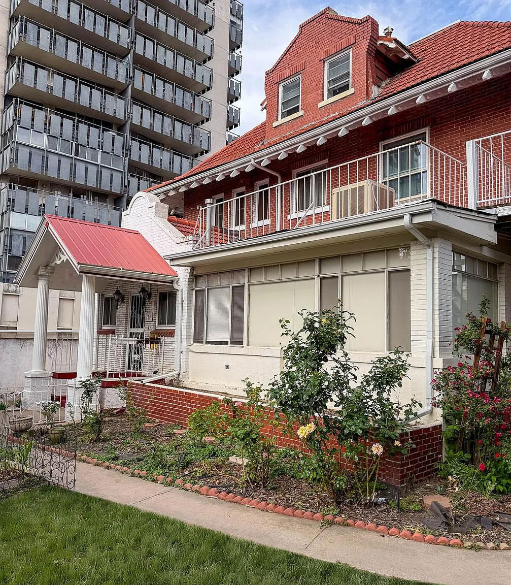 750 Washington — Photo 1