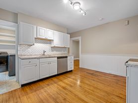 27 Chrome St, Worcester, MA