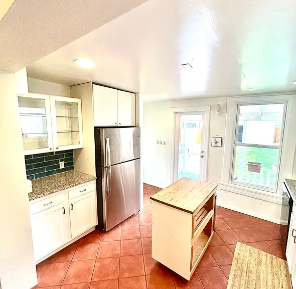 1574 S Washington St — Photo 8