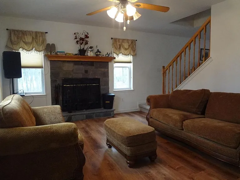 108 Meriwill Ln — Photo 5