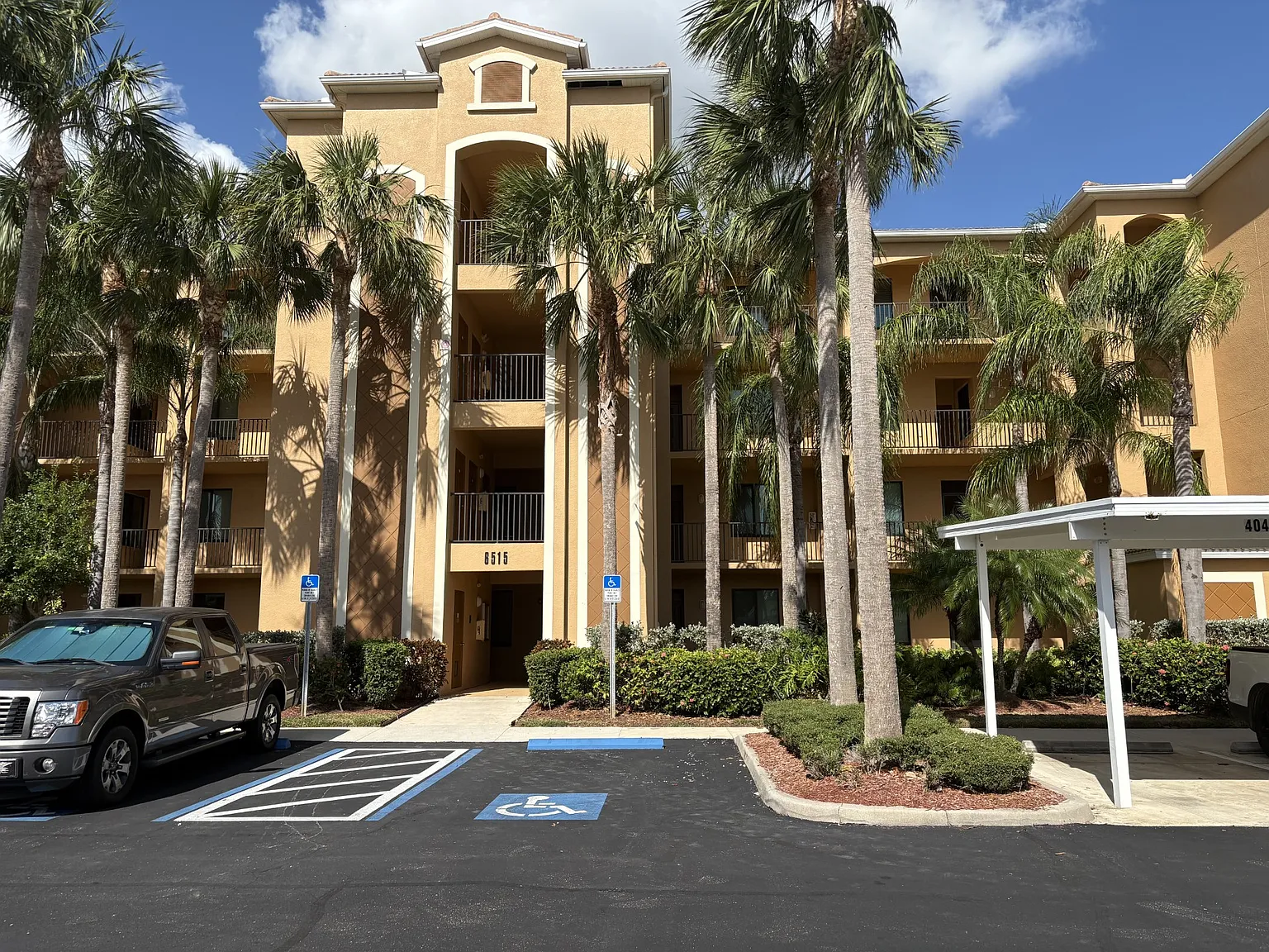 2 bed, 1156 sqft, $2,500 — Photo 2