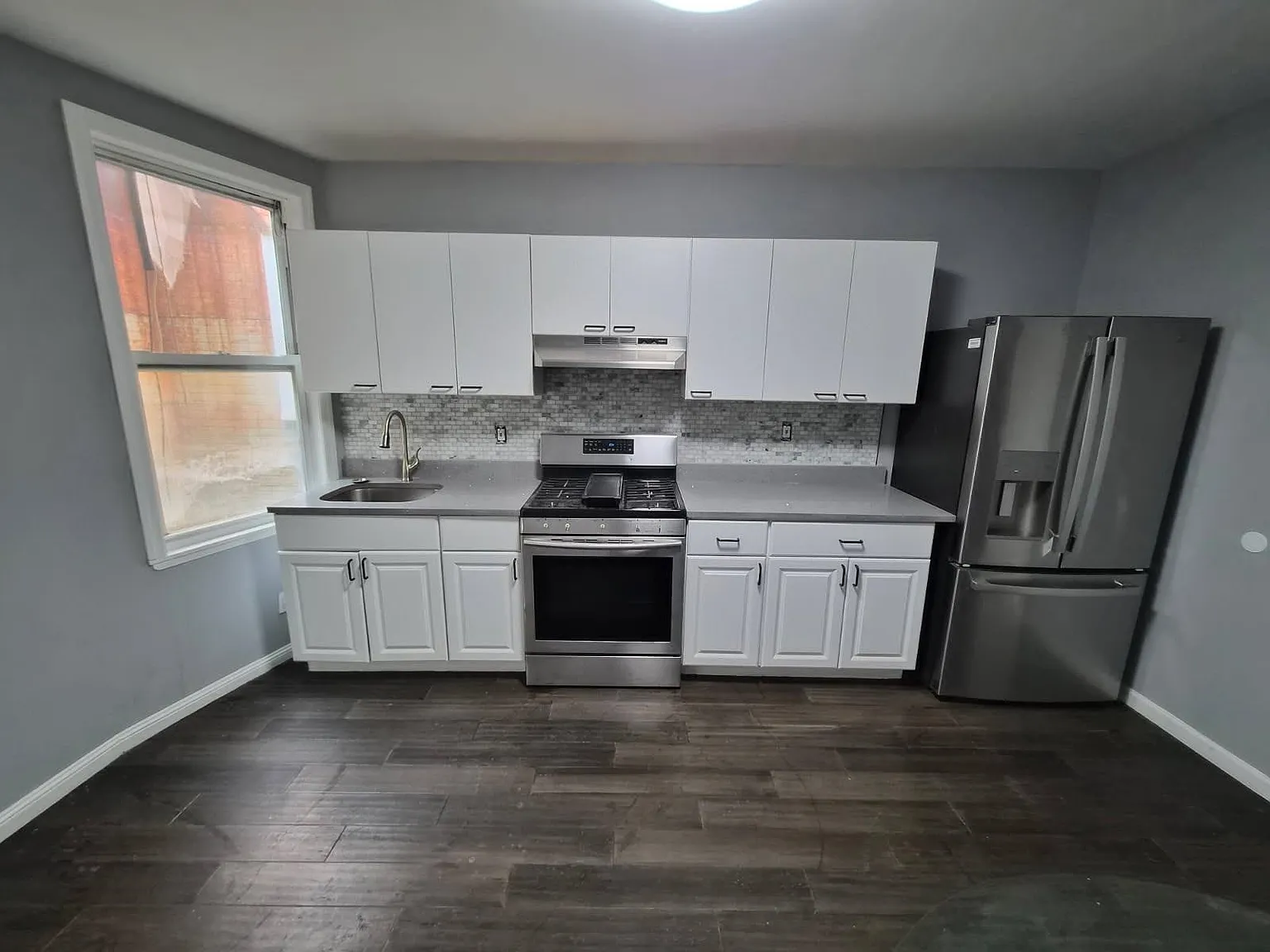 2 bed, 1.0 bath, 1100 sqft, $2,395 — Photo 4