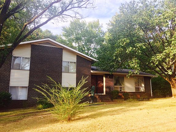 3rd image of 2513 Lancelot Dr SE