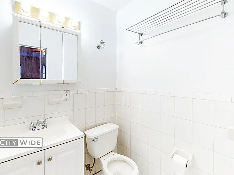 307 E 9th St #2CF — Photo 4