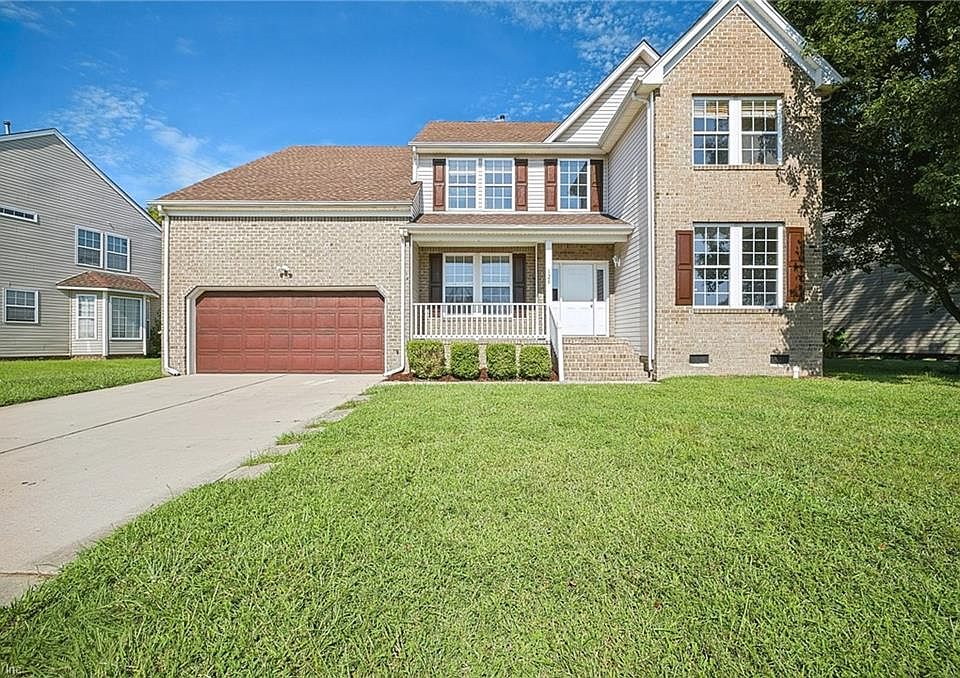 1st image of 120 Lakes Edge Dr