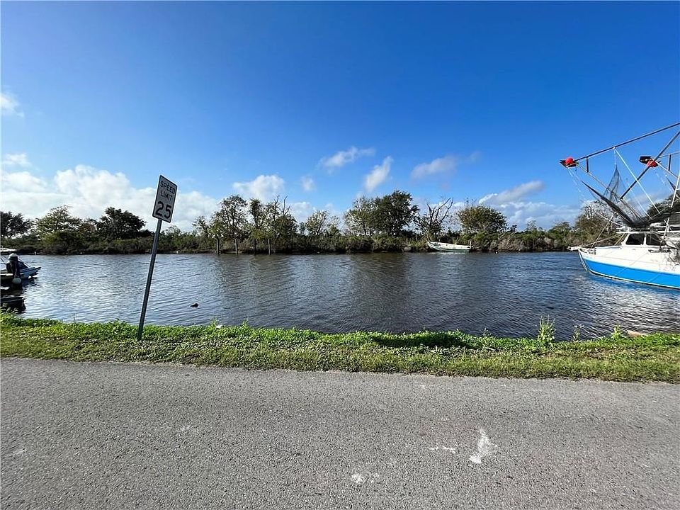 2nd image of 4521 Delacroix Hwy