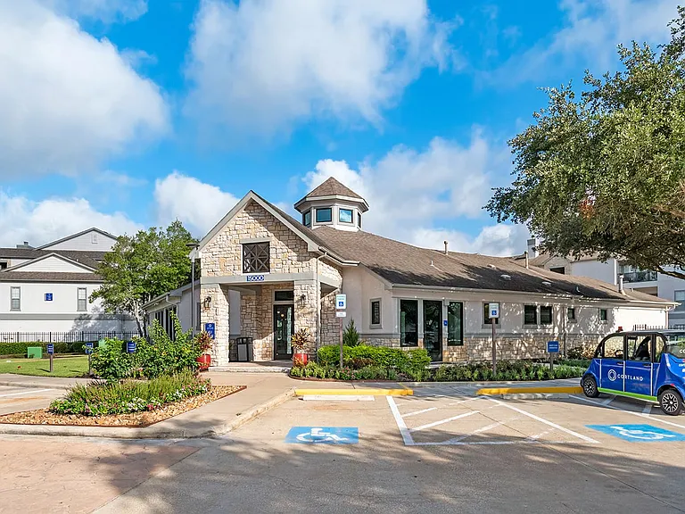 Cortland West Houston — Photo 27