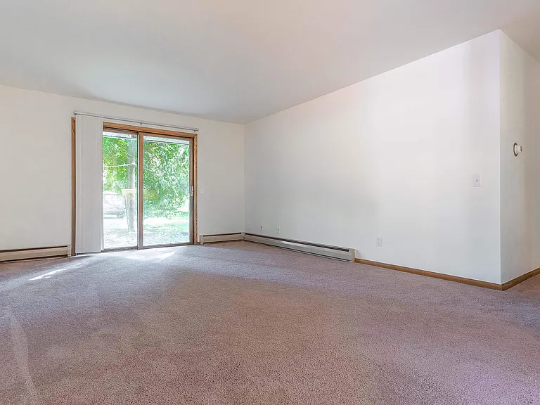 5101 Mineral Point Rd #8 — Photo 11