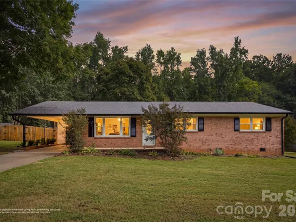 2626 Fairgreen Dr, Gastonia, NC 28056