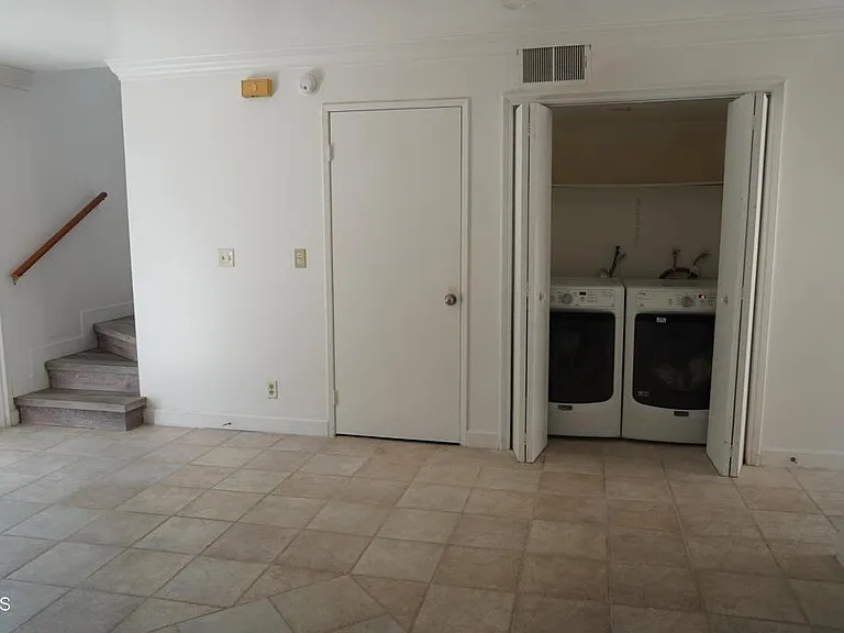 175 S Allen Ave #3 — Photo 4