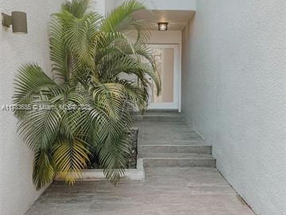 2nd image of 316 Poinciana Dr #808