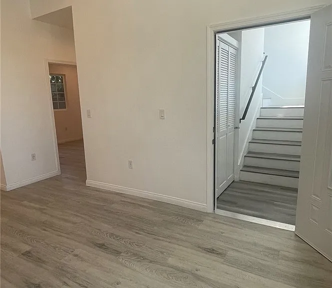 16023 Wyandotte St — Photo 15