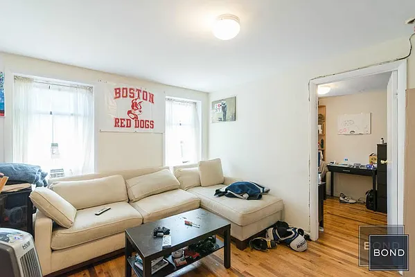 Rented by Bond New York | media 66