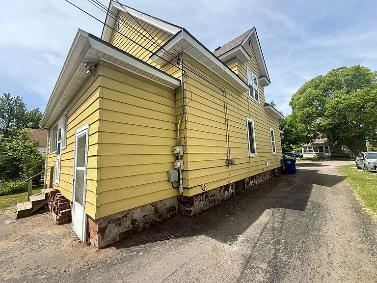 909 S 6th Ave — Photo 13
