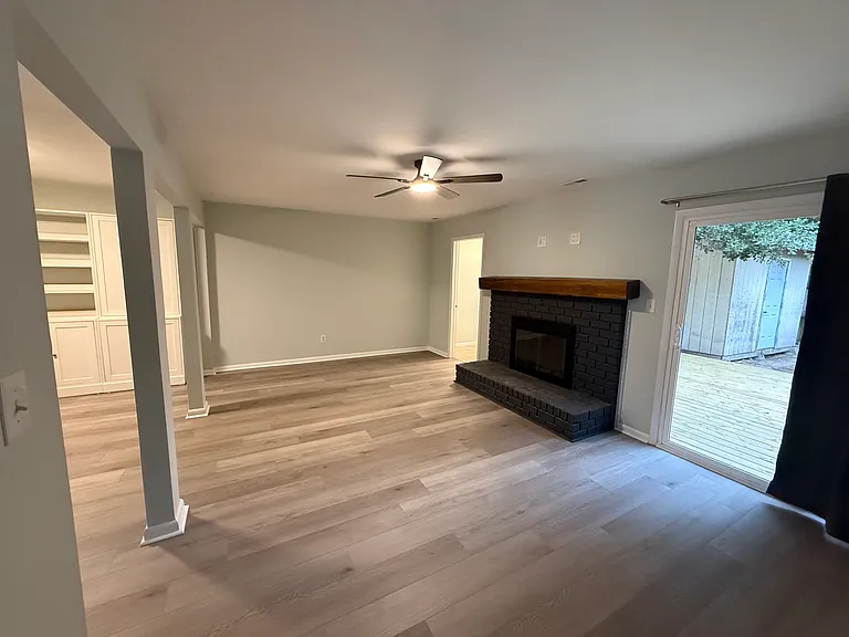 3745 Pendleton Ave — Photo 4