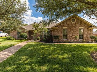 429 Oakberry Dr, Hewitt, TX 76643