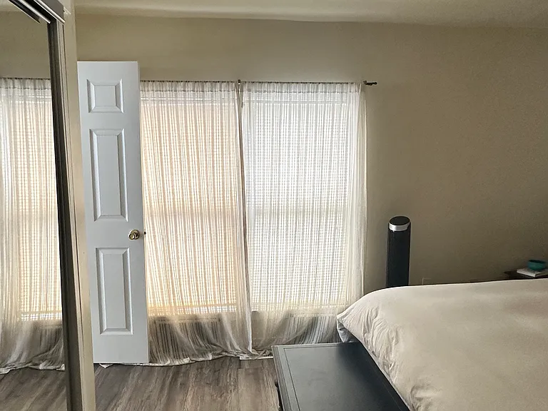 2061 Fitzwater St #1R — Photo 14