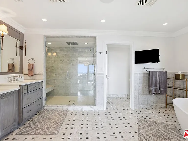 2676 Casiano Rd — Photo 31