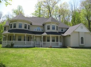 37 Deerwood Rd, Suffern, NY 10901