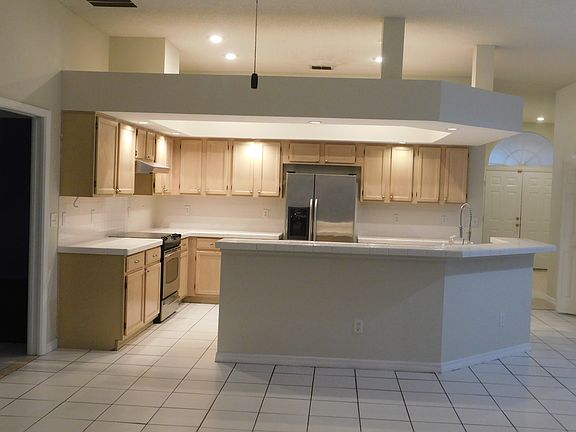 4th image of 1697 Glenhaven Cir