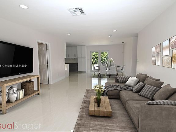 3rd image of 9461 Jamaica Dr