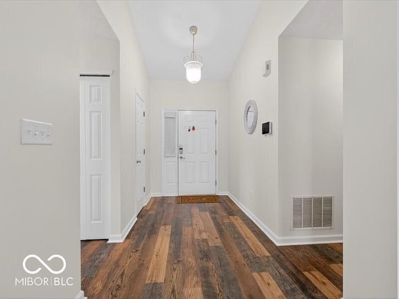 3rd image of 8625 Baypointe Dr