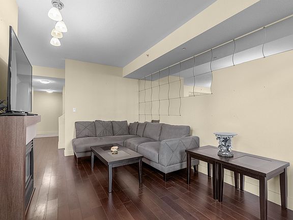 4th image of 5958 Iona Dr #112