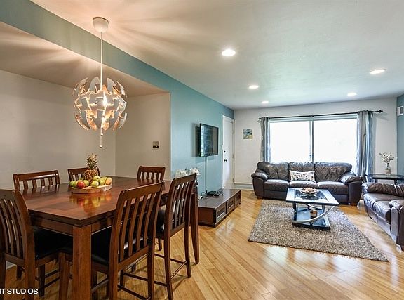 5th image of 9402 Bay Colony Dr APT 1E