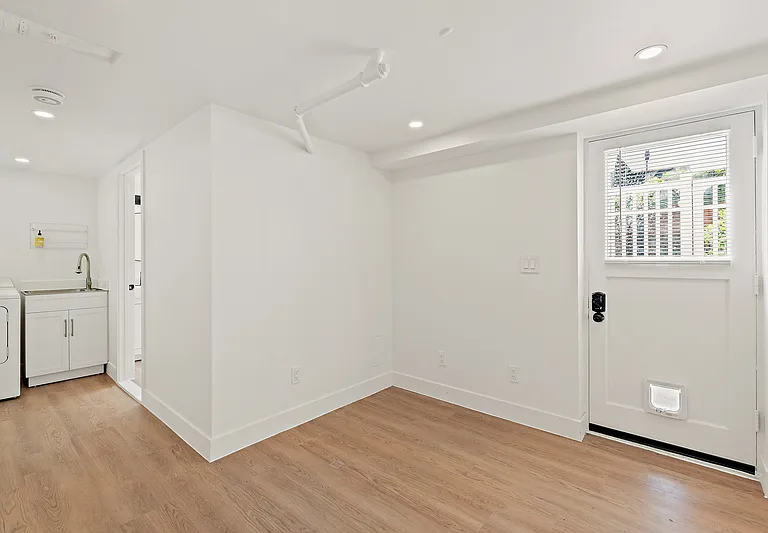 611 N 143rd St — Photo 11