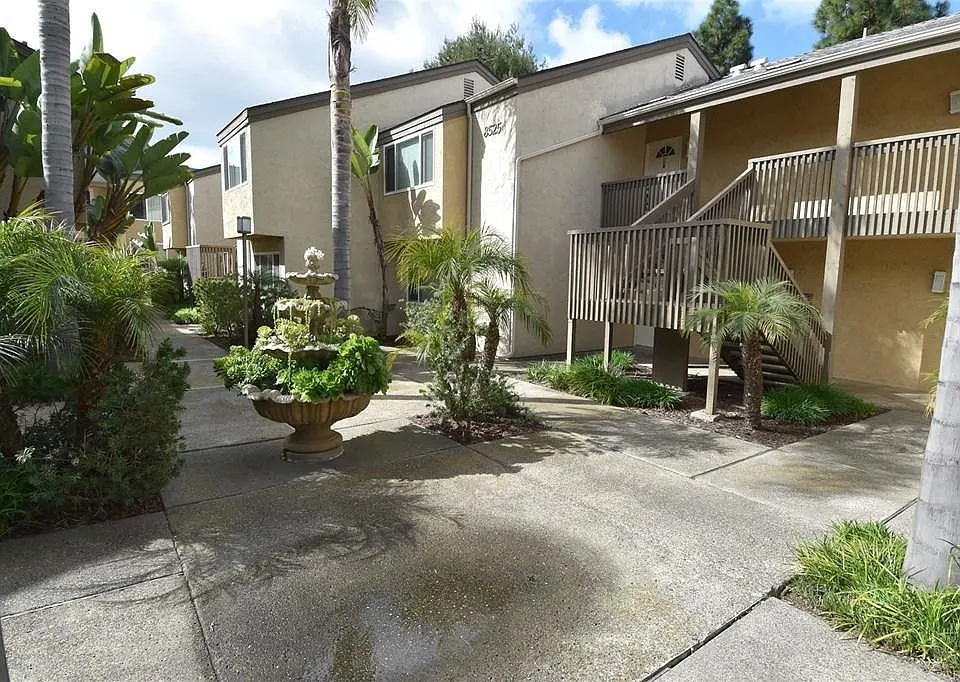 8525 Villa La Jolla Dr