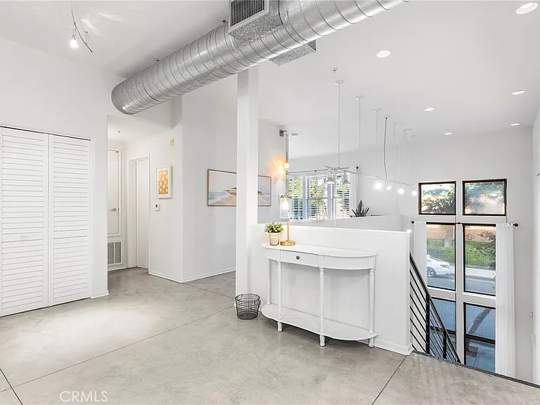 210 N Spurgeon St — Photo 23