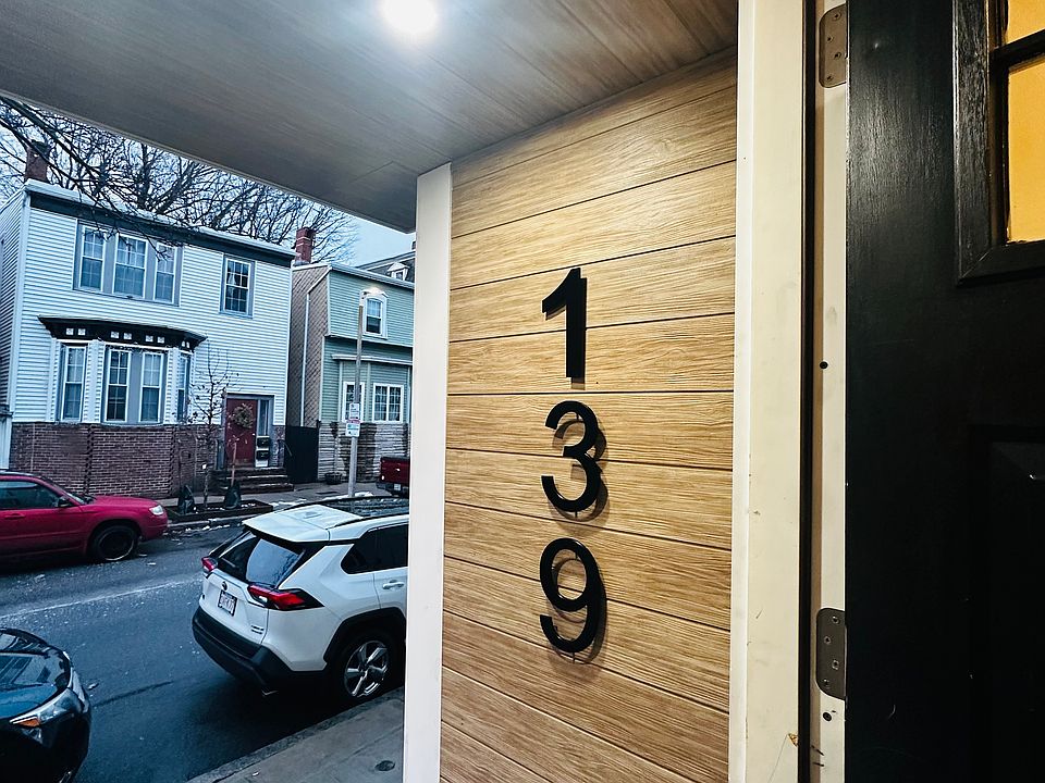 1st image of 139 Princeton St Floor 2