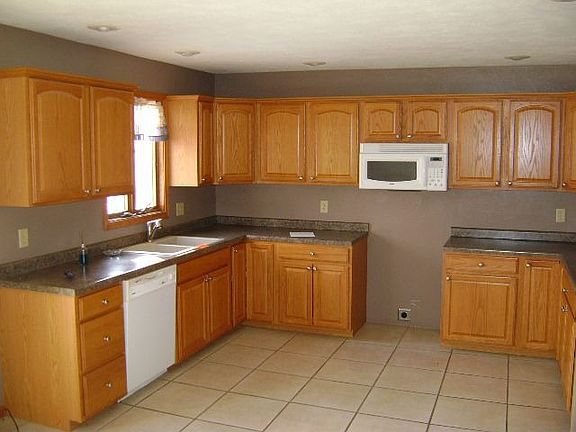 3rd image of 415 W 12th St