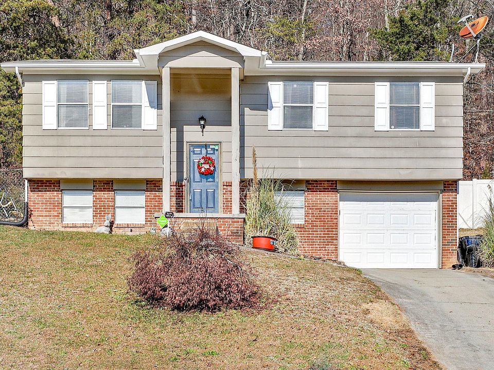 1st image of 2825 Beaverwood Dr
