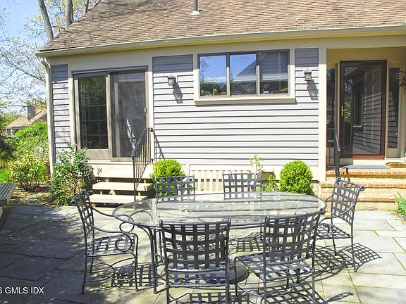 5th image of 302 W Lyon Farm Dr Unit 302