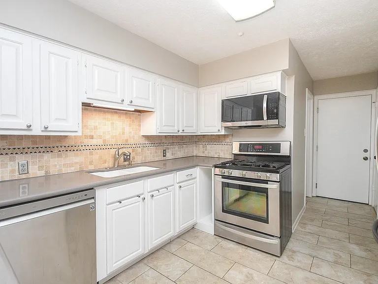 239 Malone St #B — Photo 11