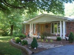 893 Highway Dd, Defiance, MO 63341