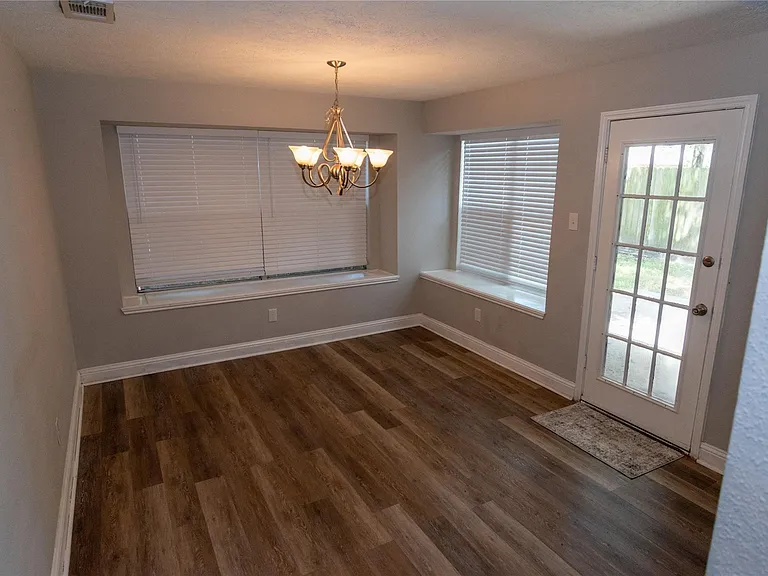 1009 Wildwood Dr — Photo 7
