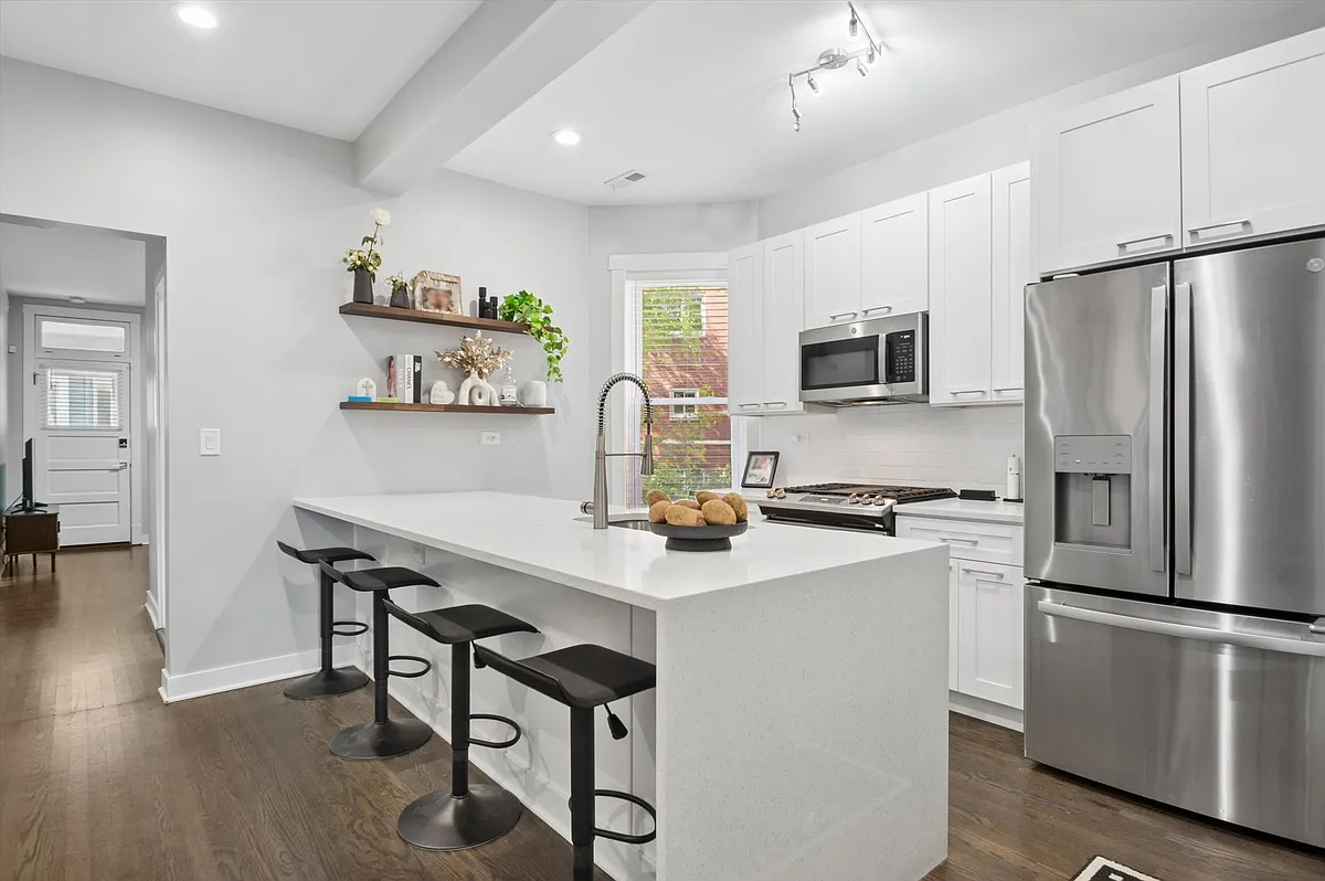 Building Photo - 1519 W Henderson St #1FB
