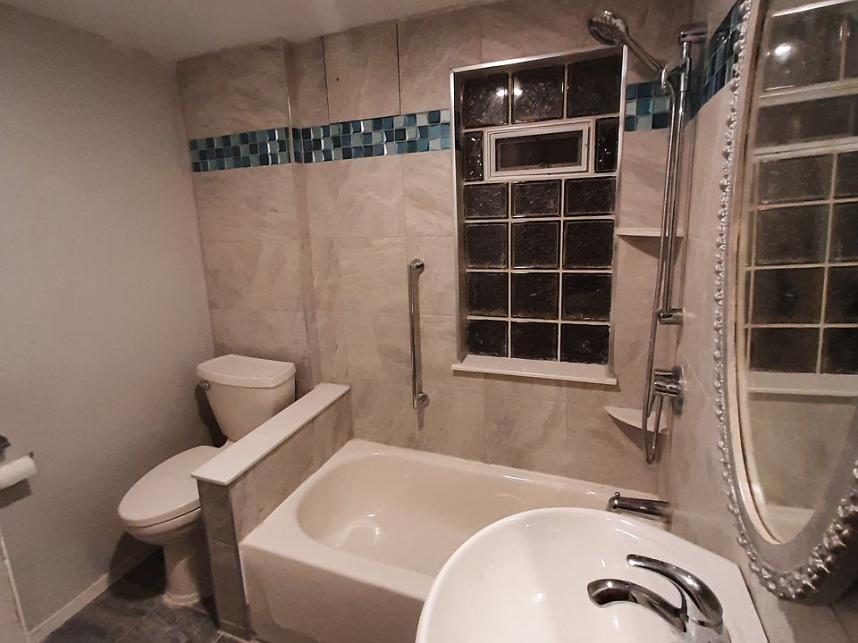 2nd image of 704 Gladstone Ave