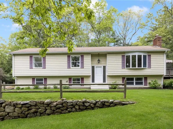 59 Sharpe St, West Greenwich, RI 02817
