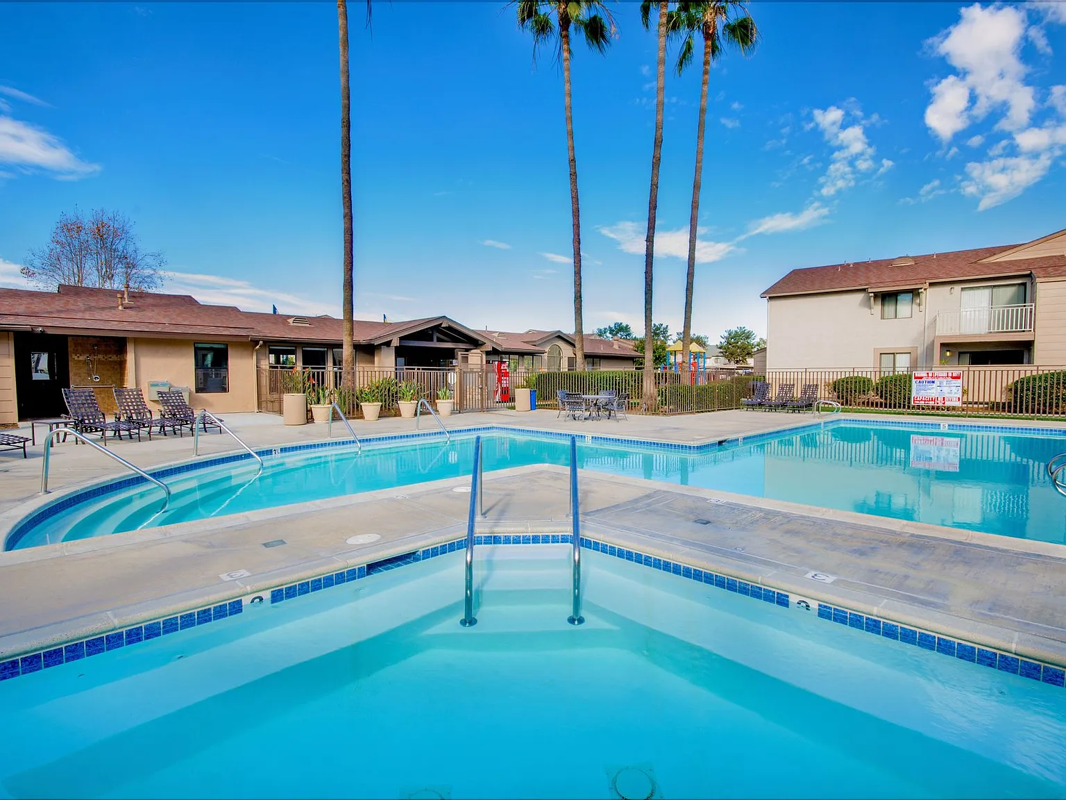 Oro Vista Apartments — Photo 4