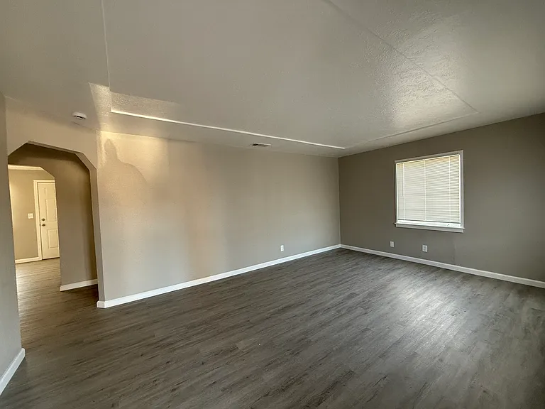 440 S 4th St — Photo 6